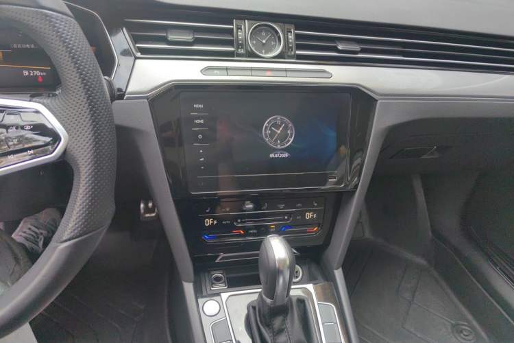 Used Volkswagen Magotan 2023 2 Million Units Limited Edition 330TSI DSG Leading Version Audio And AC Panel