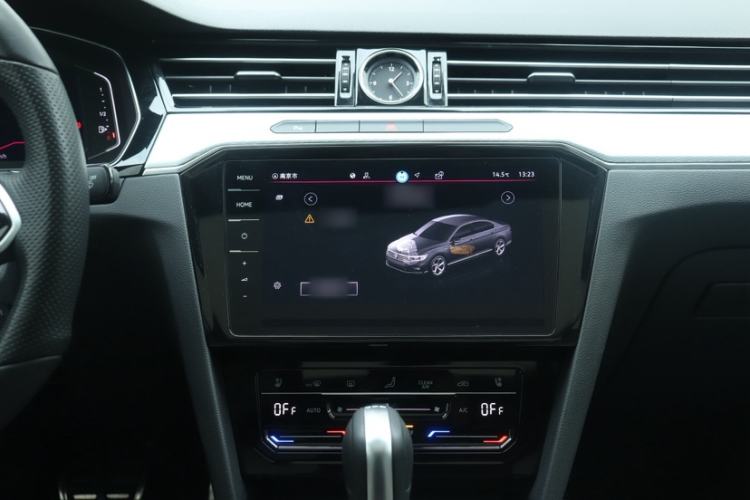 Used Volkswagen Magotan 2023 2 Million Units Commemorative Edition 330TSI DSG Luxury Version Audio And AC Panel