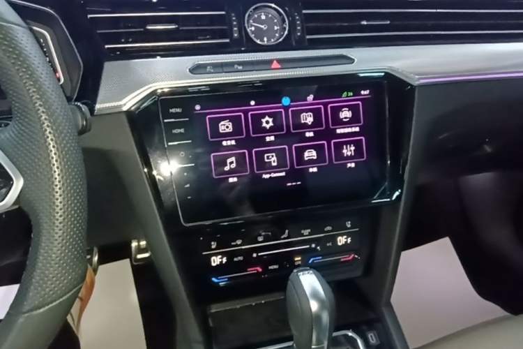 Used Volkswagen Magotan 2023 2 Million Units Limited-Edition 380TSI DSG Flagship Version Audio And AC Panel
