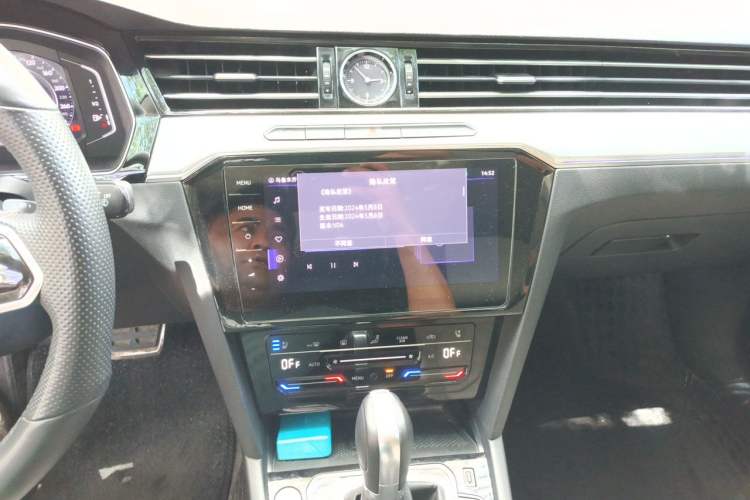 Used Volkswagen Magotan 2023 2 Million Units Limited-Edition 380TSI DSG Flagship Version Audio And AC Panel