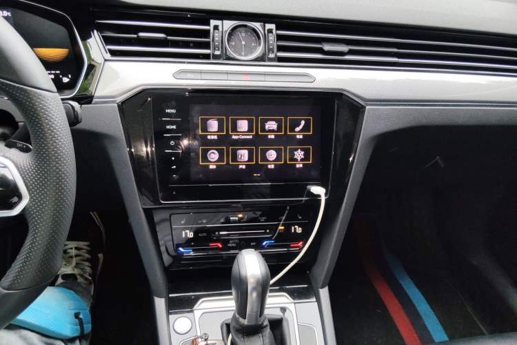 Used Volkswagen Magotan 2023 2 Million Units Limited Edition 330TSI DSG Leading Version Audio And AC Panel