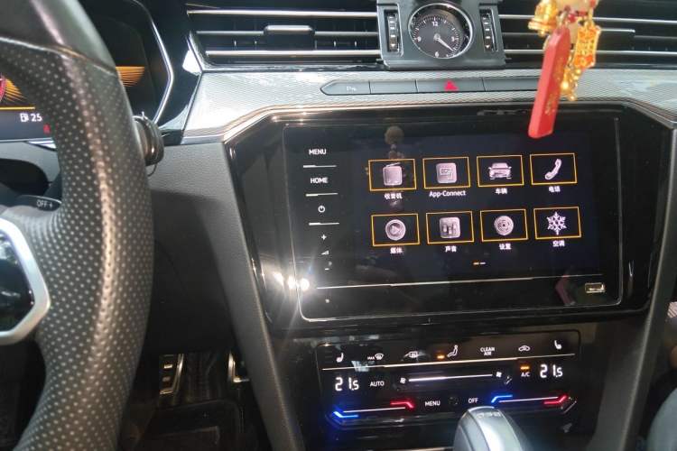 Used Volkswagen Magotan 2023 2 Million Units Limited Edition 330TSI DSG Leading Version Audio And AC Panel