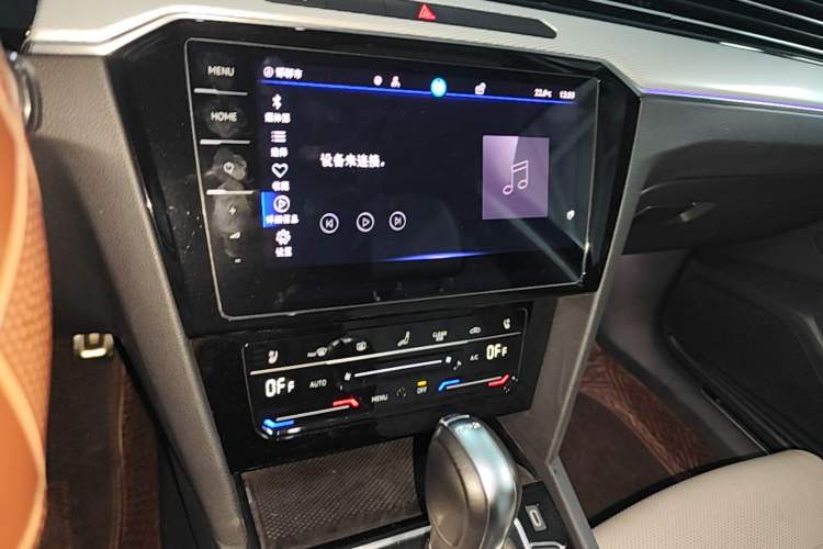 Used Volkswagen Magotan 2023 2 Million Units Commemorative Edition 330TSI DSG Luxury Version Audio And AC Panel
