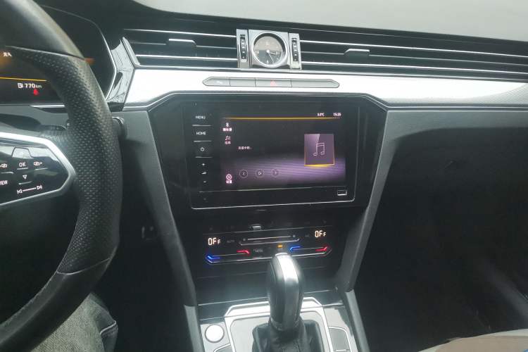 Used Volkswagen Magotan 2023 2 Million Units Limited Edition 280TSI DSG Leading Version Audio And AC Panel