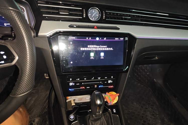 Used Volkswagen Magotan 2023 2 Million Units Commemorative Edition 330TSI DSG Luxury Version Audio And AC Panel