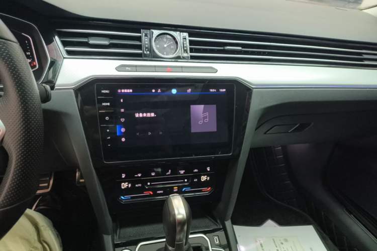 Used Volkswagen Magotan 2023 2 Million Units Commemorative Edition 330TSI DSG Luxury Version Audio And AC Panel
