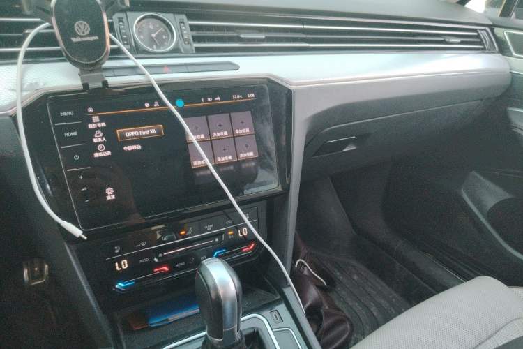Used Volkswagen Magotan 2023 2 Million Units Commemorative Edition 330TSI DSG Luxury Version Audio And AC Panel