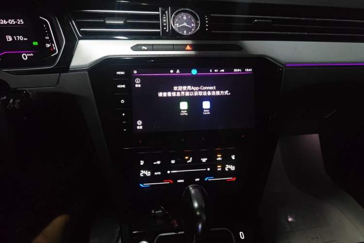 Used Volkswagen Magotan 2023 2 Million Units Commemorative Edition 330TSI DSG Luxury Version Audio And AC Panel