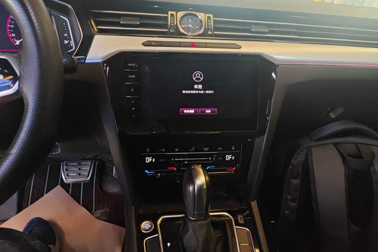 Used Volkswagen Magotan 2023 2 Million Units Commemorative Edition 330TSI DSG Luxury Version Audio And AC Panel