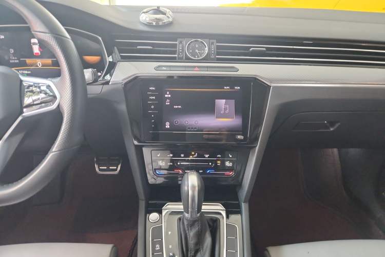Used Volkswagen Magotan 2023 2 Million Units Limited Edition 330TSI DSG Leading Version Audio And AC Panel