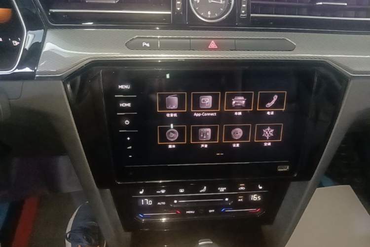 Used Volkswagen Magotan 2023 2 Million Units Limited Edition 330TSI DSG Leading Version Audio And AC Panel