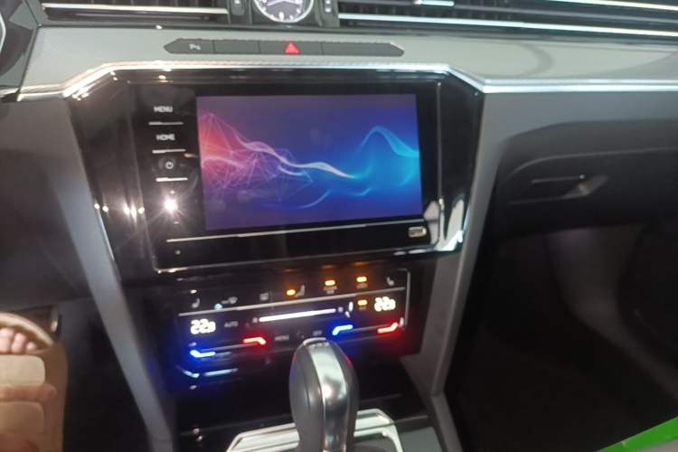 Used Volkswagen Magotan 2023 2 Million Units Limited Edition 330TSI DSG Leading Version Audio And AC Panel