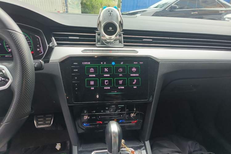Used Volkswagen Magotan 2023 2 Million Units Limited Edition 330TSI DSG Leading Version Audio And AC Panel