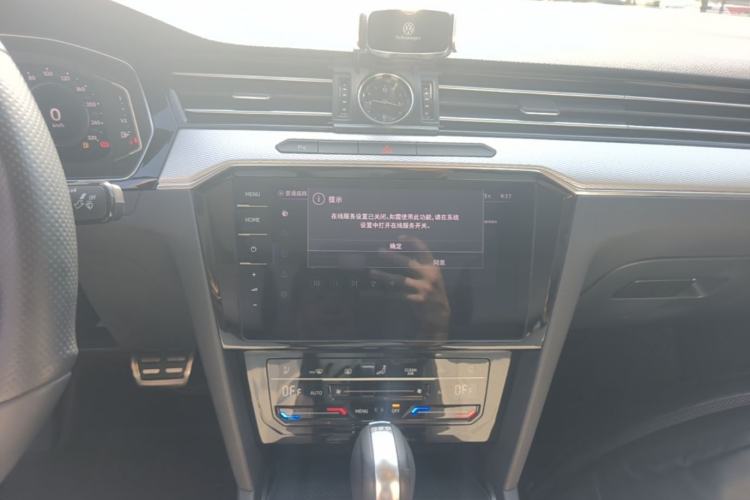 Used Volkswagen Magotan 2023 2 Million Units Commemorative Edition 330TSI DSG Luxury Version Audio And AC Panel