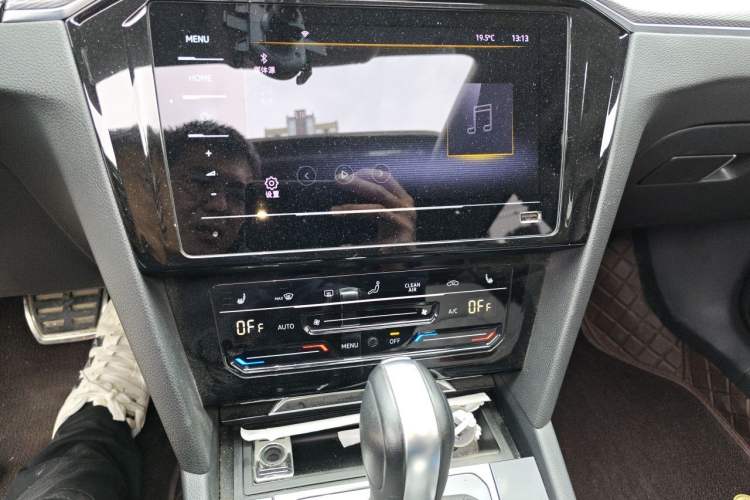 Used Volkswagen Magotan 2023 2 Million Units Limited Edition 330TSI DSG Leading Version Audio And AC Panel