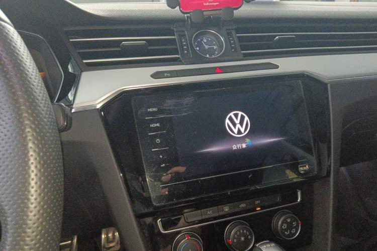 Used Volkswagen Magotan 2023 2 Million Units Limited-Edition 280TSI DSG Comfort Version Audio And AC Panel