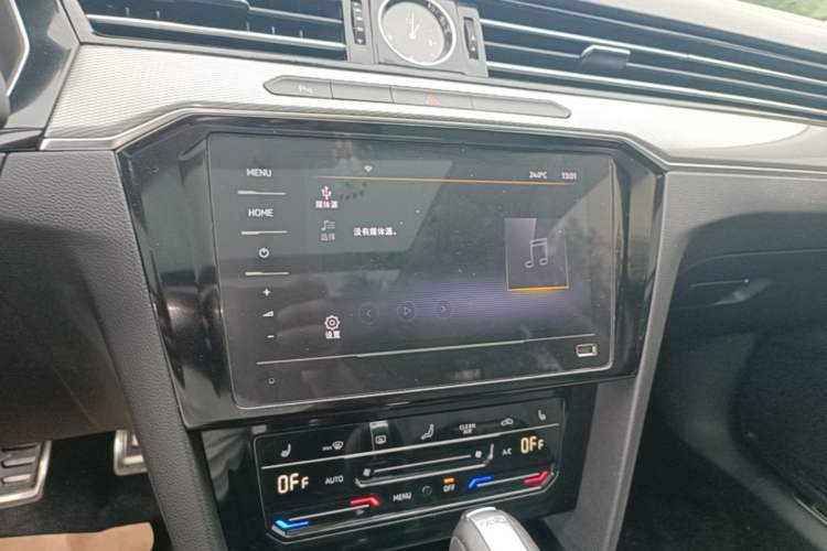 Used Volkswagen Magotan 2023 2 Million Units Limited Edition 330TSI DSG Leading Version Audio And AC Panel