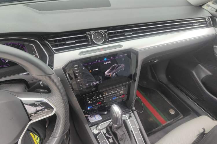 Used Volkswagen Magotan 2023 2 Million Units Limited Edition 330TSI DSG Leading Version Audio And AC Panel