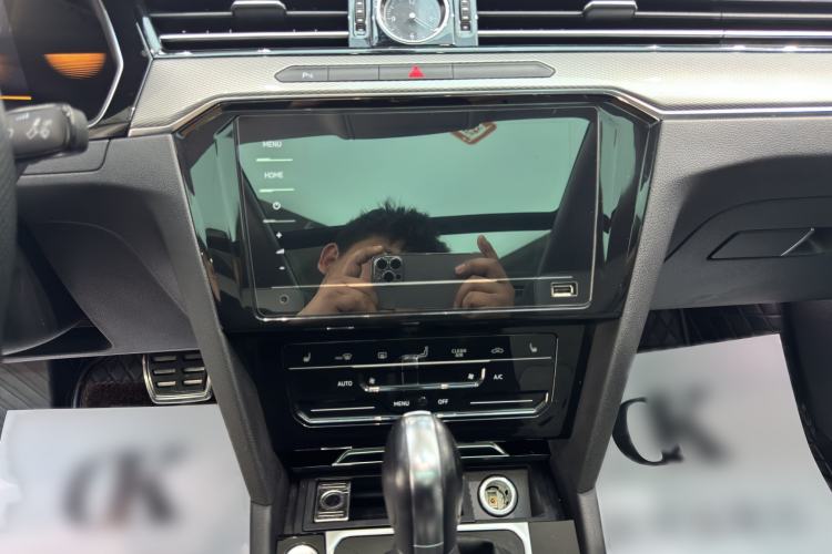 Used Volkswagen Magotan 2023 2 Million Units Limited Edition 330TSI DSG Leading Version Audio And AC Panel