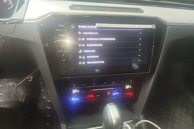 Used Volkswagen Magotan 2023 2 Million Units Commemorative Edition 330TSI DSG Luxury Version Audio And AC Panel