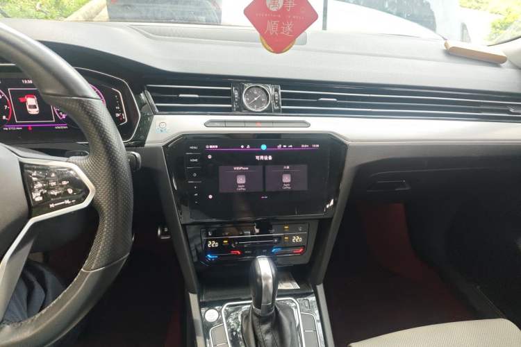 Used Volkswagen Magotan 2023 2 Million Units Commemorative Edition 330TSI DSG Luxury Version Audio And AC Panel