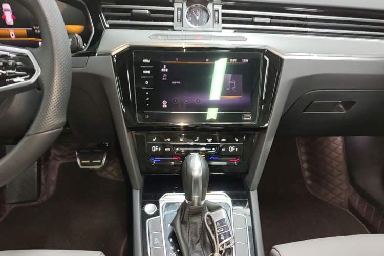 Used Volkswagen Magotan 2023 2 Million Units Limited Edition 330TSI DSG Leading Version Audio And AC Panel