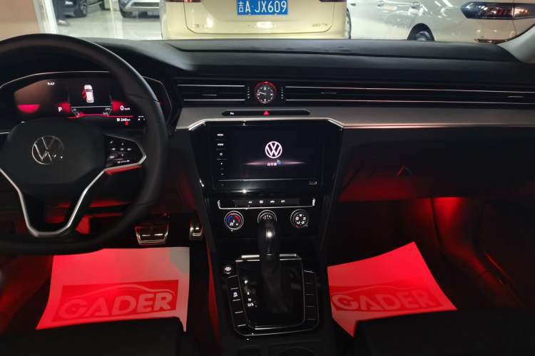 Used Volkswagen Magotan 2023 2 Million Units Limited-Edition 280TSI DSG Comfort Version Audio And AC Panel