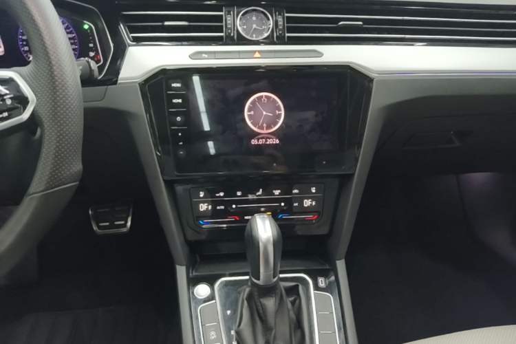 Used Volkswagen Magotan 2023 2 Million Units Limited Edition 330TSI DSG Leading Version Audio And AC Panel