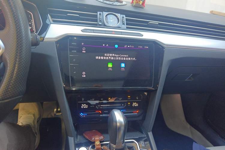 Used Volkswagen Magotan 2023 2 Million Units Commemorative Edition 330TSI DSG Luxury Version Audio And AC Panel
