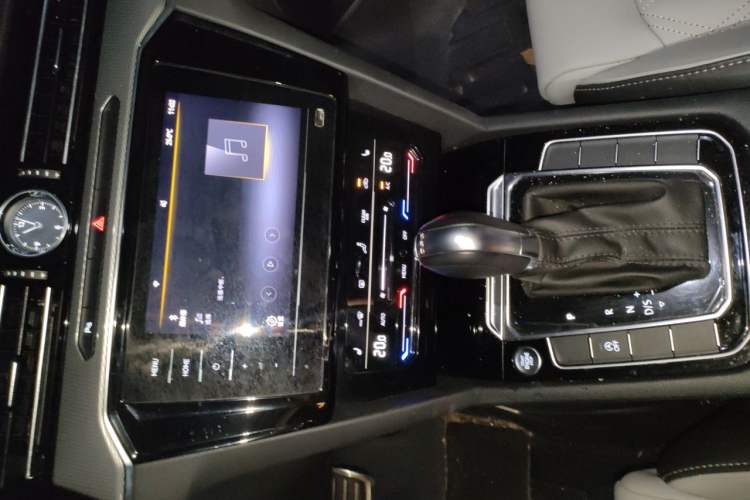 Used Volkswagen Magotan 2023 2 Million Units Limited Edition 330TSI DSG Leading Version Audio And AC Panel