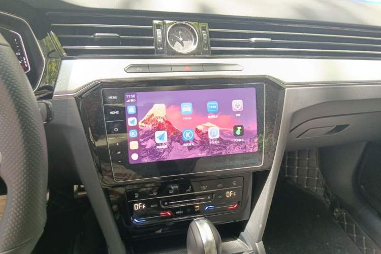 Used Volkswagen Magotan 2023 2 Million Units Commemorative Edition 330TSI DSG Luxury Version Audio And AC Panel