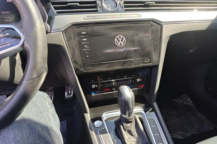 Used Volkswagen Magotan 2023 2 Million Units Limited Edition 330TSI DSG Leading Version Audio And AC Panel