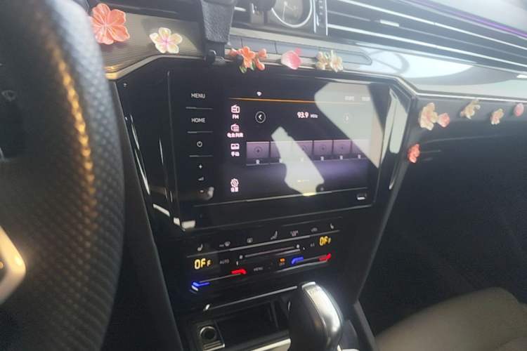 Used Volkswagen Magotan 2023 2 Million Units Limited Edition 330TSI DSG Leading Version Audio And AC Panel