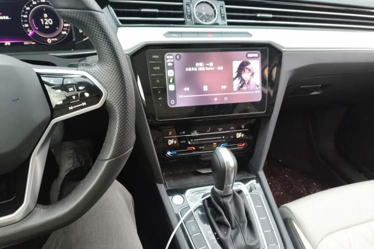 Used Volkswagen Magotan 2023 2 Million Units Commemorative Edition 330TSI DSG Luxury Version Audio And AC Panel