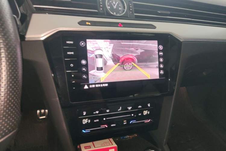 Used Volkswagen Magotan 2023 2 Million Units Commemorative Edition 330TSI DSG Luxury Version Audio And AC Panel