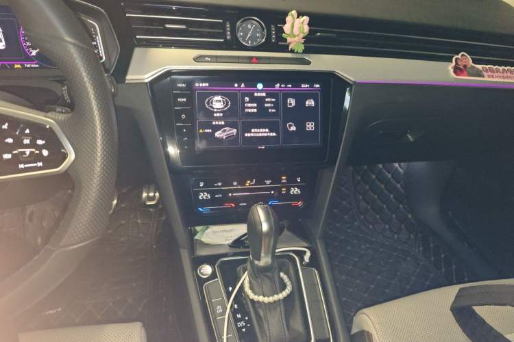 Used Volkswagen Magotan 2023 2 Million Units Commemorative Edition 330TSI DSG Luxury Version Audio And AC Panel