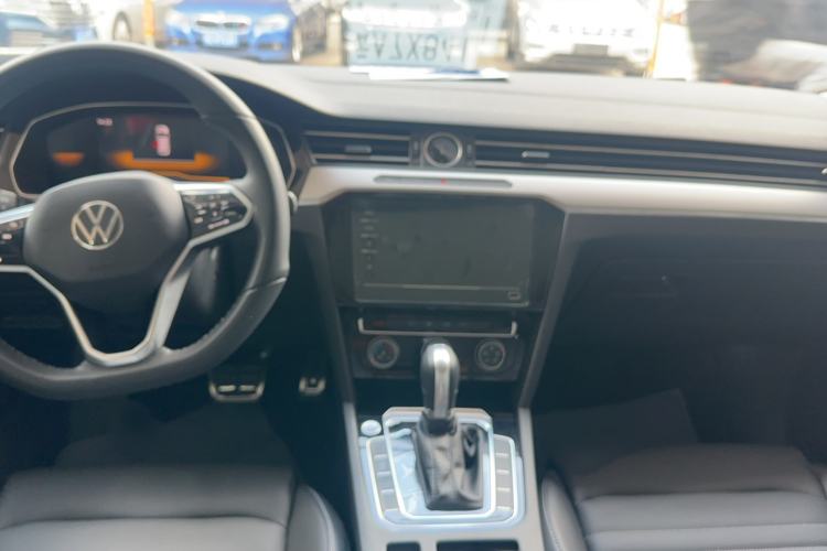 Used Volkswagen Magotan 2023 2 Million Units Limited-Edition 280TSI DSG Comfort Version Audio And AC Panel