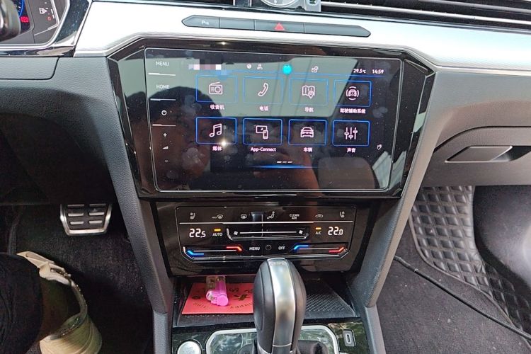 Used Volkswagen Magotan 2023 2 Million Units Commemorative Edition 330TSI DSG Luxury Version Audio And AC Panel