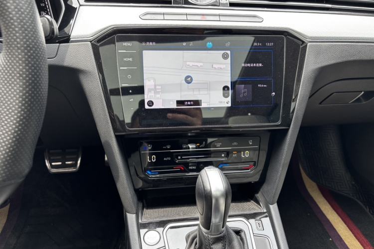 Used Volkswagen Magotan 2023 2 Million Units Commemorative Edition 330TSI DSG Luxury Version Audio And AC Panel