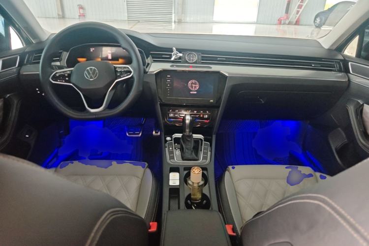 Used Volkswagen Magotan 2023 2 Million Units Limited Edition 330TSI DSG Leading Version Center Console