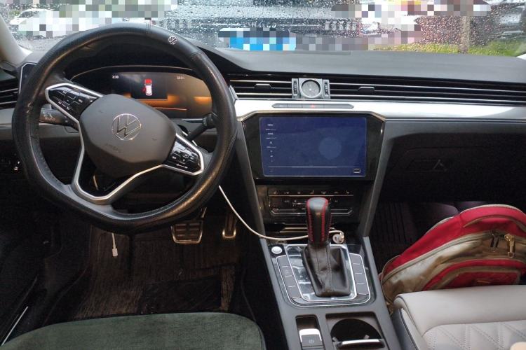 Used Volkswagen Magotan 2023 2 Million Units Limited Edition 330TSI DSG Leading Version Center Console