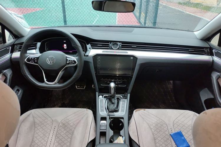 Used Volkswagen Magotan 2023 2 Million Units Limited-Edition 380TSI DSG Flagship Version Center Console