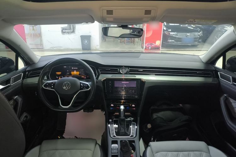 Used Volkswagen Magotan 2023 2 Million Units Limited Edition 330TSI DSG Leading Version Center Console