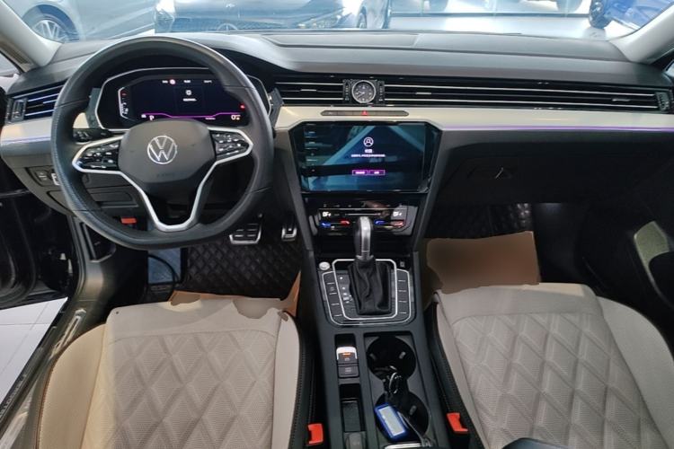 Used Volkswagen Magotan 2023 2 Million Units Commemorative Edition 330TSI DSG Luxury Version Center Console