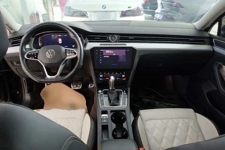 Used Volkswagen Magotan 2023 2 Million Units Commemorative Edition 330TSI DSG Luxury Version Center Console