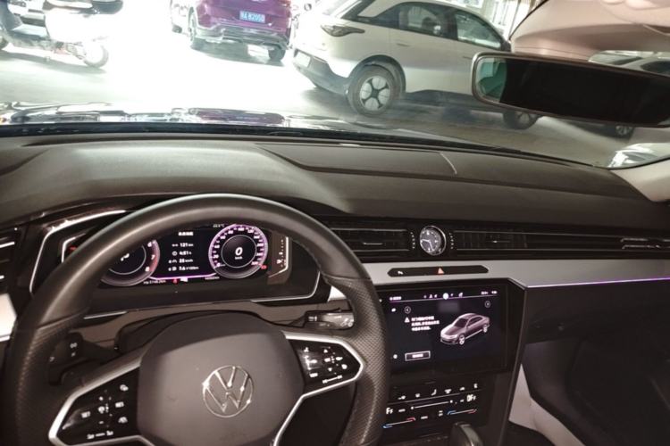 Used Volkswagen Magotan 2023 2 Million Units Commemorative Edition 330TSI DSG Luxury Version Center Console