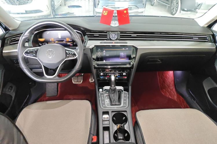 Used Volkswagen Magotan 2023 2 Million Units Limited Edition 330TSI DSG Leading Version Center Console
