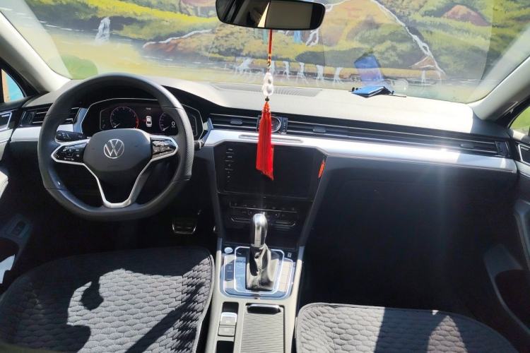Used Volkswagen Magotan 2023 2 Million Units Limited-Edition 380TSI DSG Flagship Version Center Console