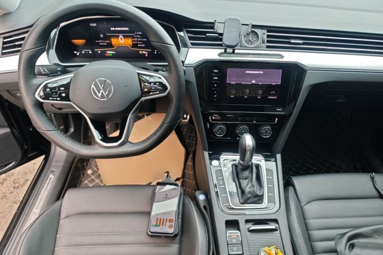 Used Volkswagen Magotan 2023 2 Million Units Limited-Edition 280TSI DSG Comfort Version Center Console
