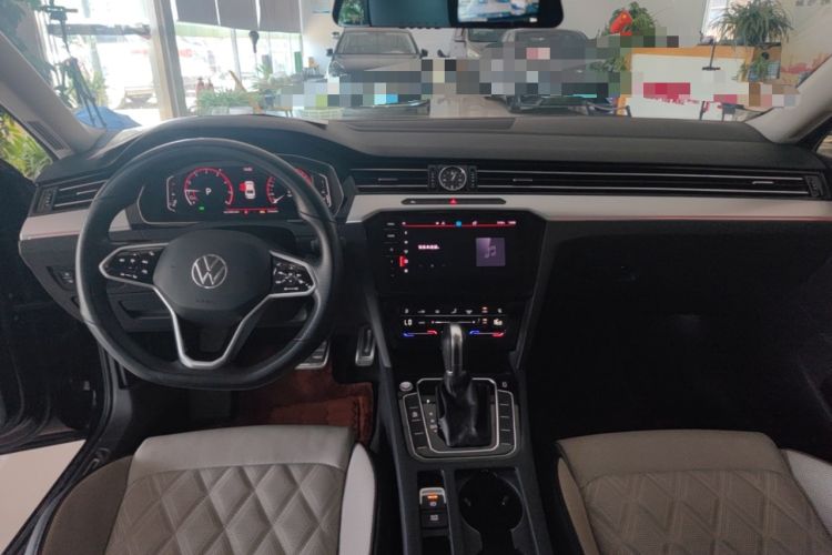 Used Volkswagen Magotan 2023 2 Million Units Commemorative Edition 330TSI DSG Luxury Version Center Console